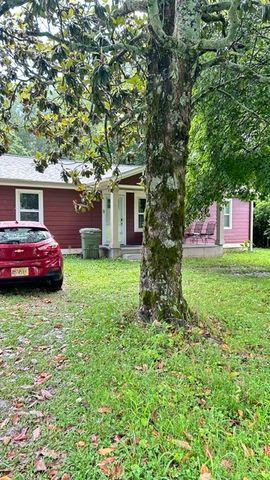 617 Fall River Rd, Lawrenceburg, TN 38464