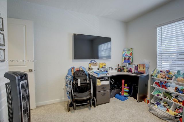 565 NE 5th Place, Florida City, FL 33034