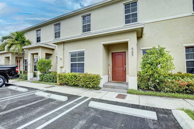565 NE 5th Place, Florida City, FL 33034