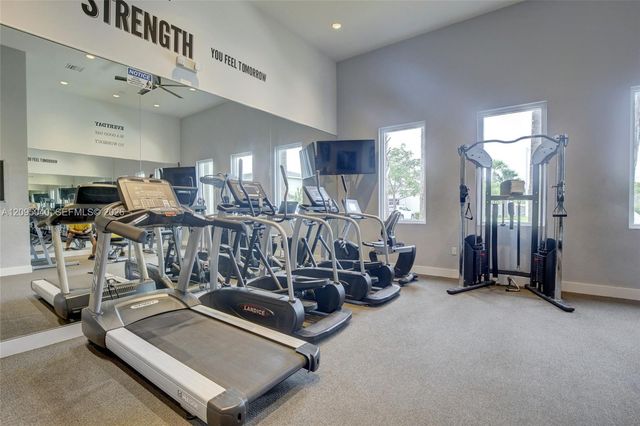 565 NE 5th Place, Florida City, FL 33034