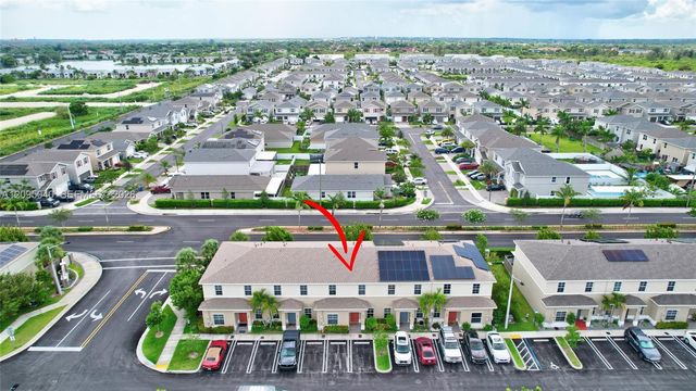 565 NE 5th Place, Florida City, FL 33034
