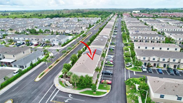 565 NE 5th Place, Florida City, FL 33034