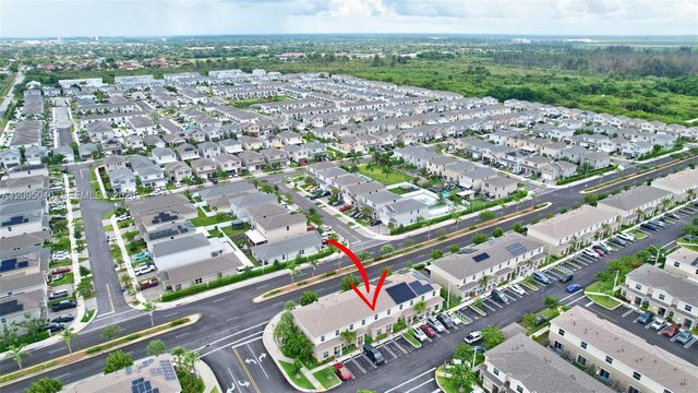 565 NE 5th Place, Florida City, FL 33034
