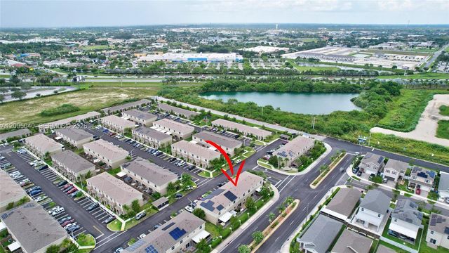 565 NE 5th Place, Florida City, FL 33034