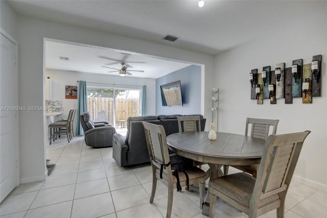 565 NE 5th Place, Florida City, FL 33034