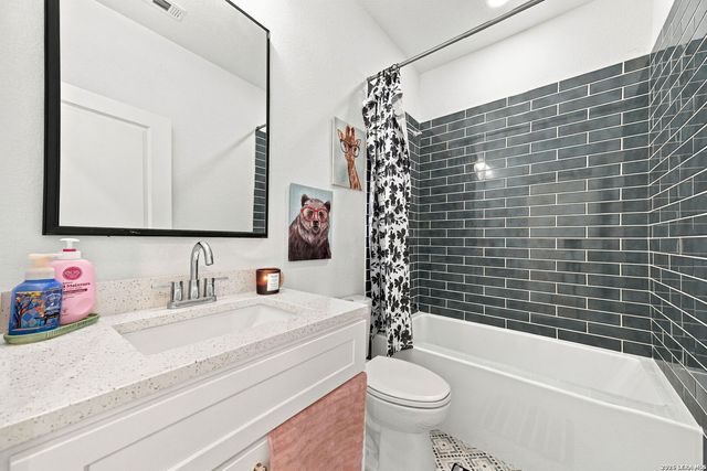 1803 W Southcross Blvd, San Antonio, TX 78211