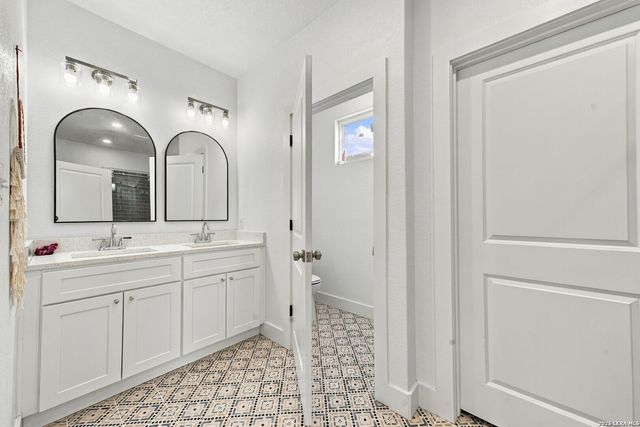 1803 W Southcross Blvd, San Antonio, TX 78211