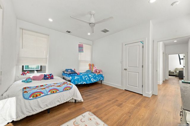 1803 W Southcross Blvd, San Antonio, TX 78211