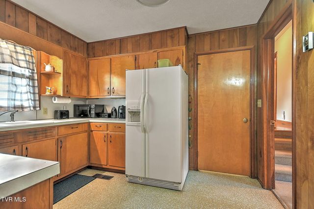 132 Tall Oak Street, Weber City, VA 24290