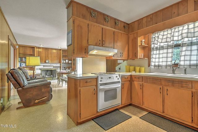 132 Tall Oak Street, Weber City, VA 24290