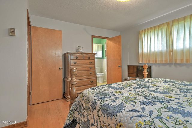 132 Tall Oak Street, Weber City, VA 24290