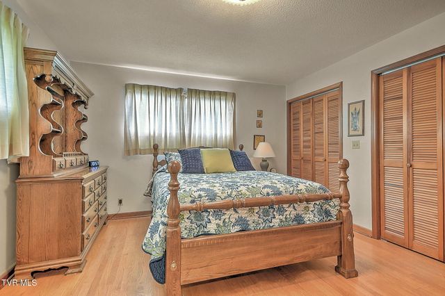 132 Tall Oak Street, Weber City, VA 24290