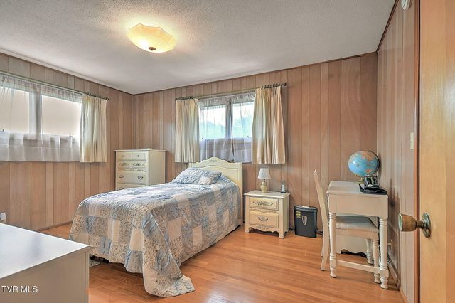132 Tall Oak Street, Weber City, VA 24290