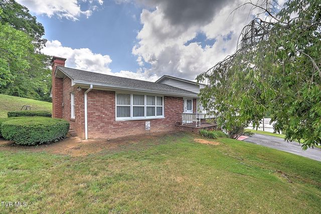 132 Tall Oak Street, Weber City, VA 24290