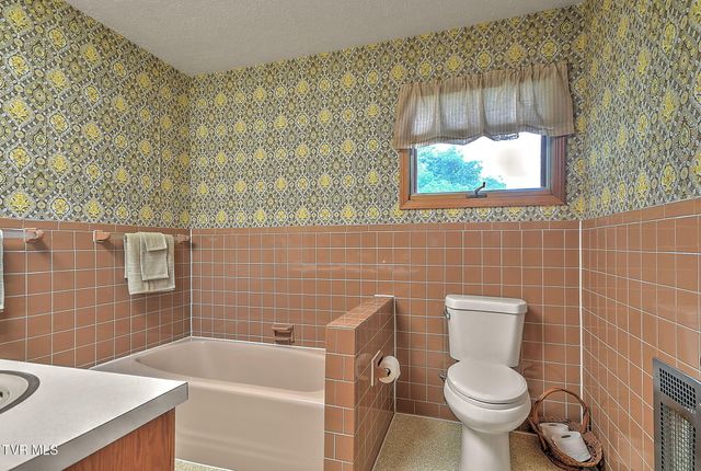 132 Tall Oak Street, Weber City, VA 24290