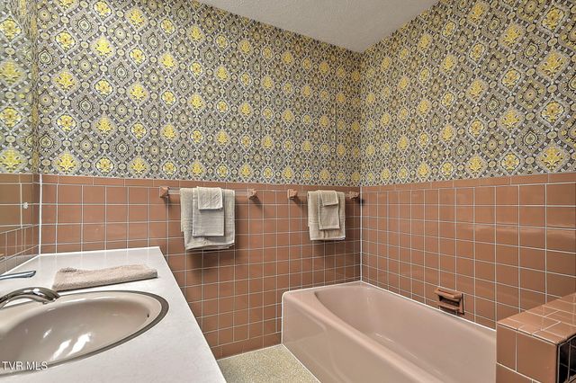 132 Tall Oak Street, Weber City, VA 24290