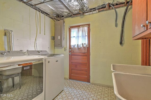 132 Tall Oak Street, Weber City, VA 24290