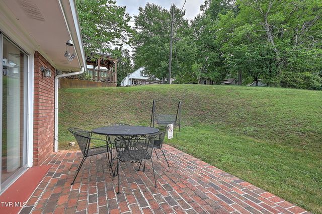 132 Tall Oak Street, Weber City, VA 24290