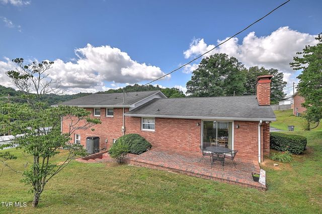 132 Tall Oak Street, Weber City, VA 24290