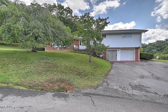 132 Tall Oak Street, Weber City, VA 24290