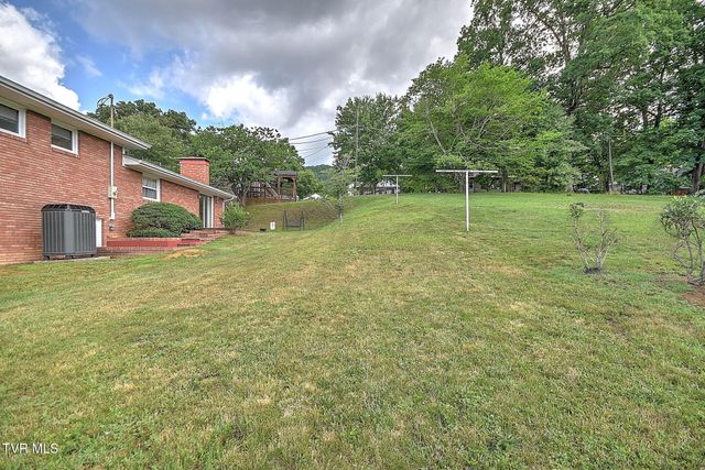 132 Tall Oak Street, Weber City, VA 24290