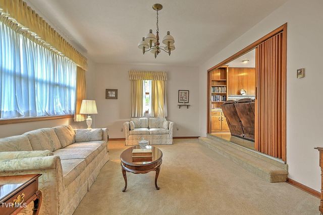 132 Tall Oak Street, Weber City, VA 24290