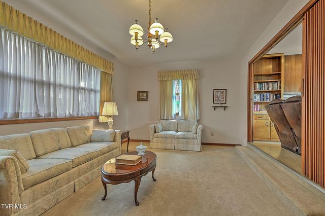 132 Tall Oak Street, Weber City, VA 24290