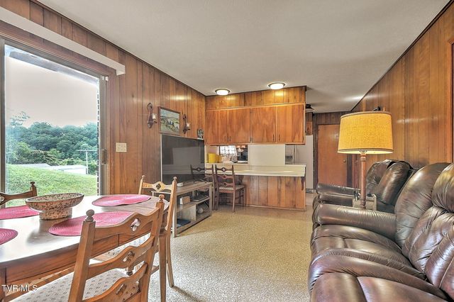 132 Tall Oak Street, Weber City, VA 24290