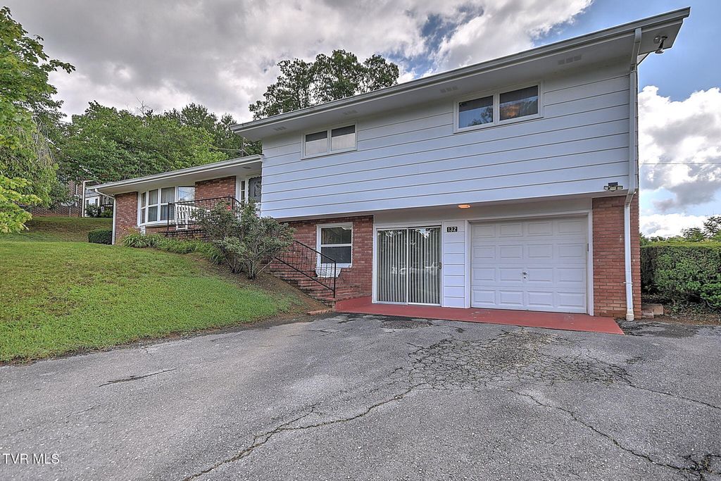 132 Tall Oak Street, Weber City, VA 24290