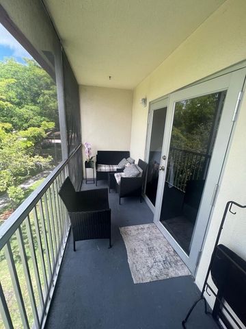 251 SW 134th Way 302M, Pembroke Pines, FL 33027