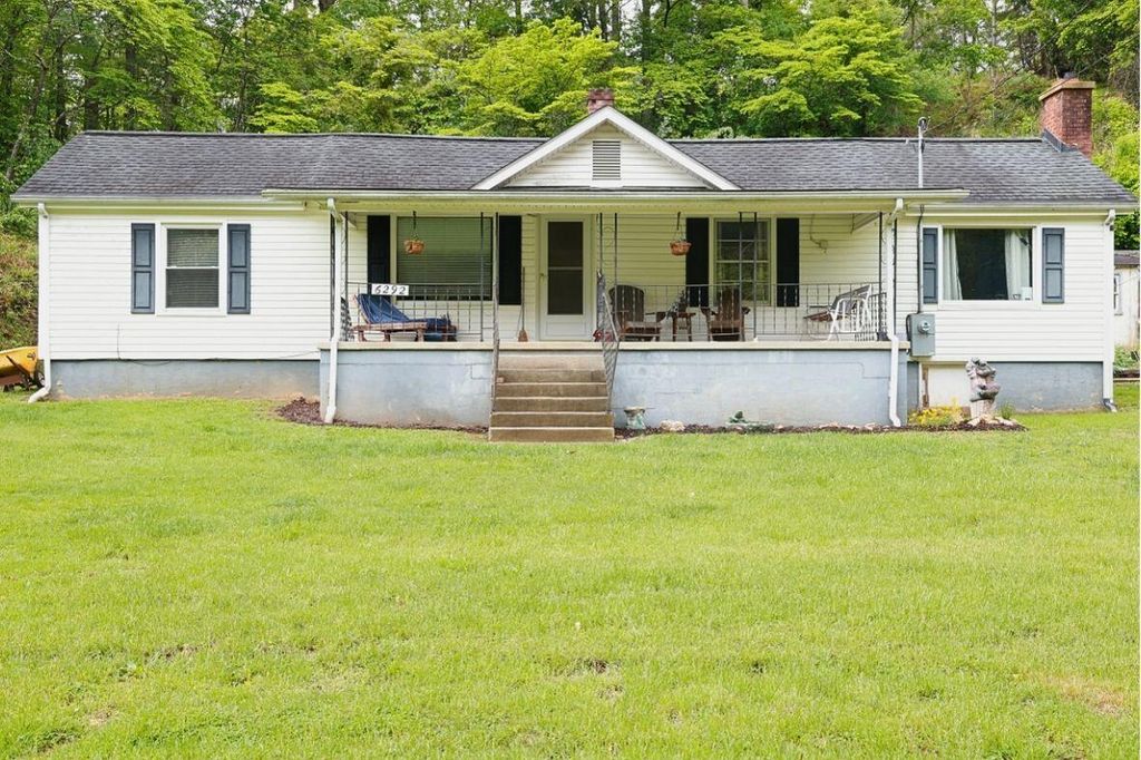 6292 Back Creek RD, Boones Mill, VA 24065