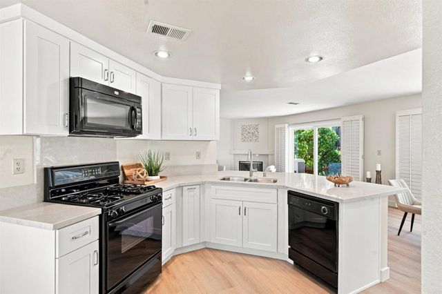 16089 Caminito De Linda, San Diego, CA 92128