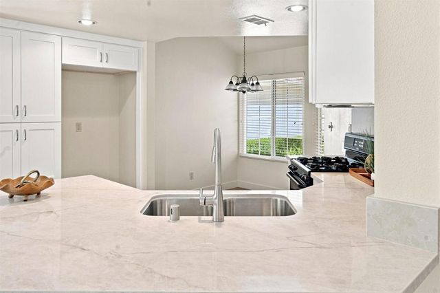 16089 Caminito De Linda, San Diego, CA 92128
