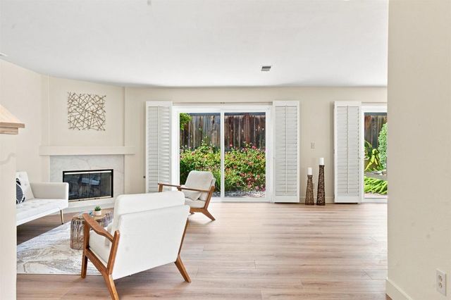 16089 Caminito De Linda, San Diego, CA 92128