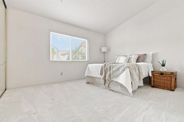 16089 Caminito De Linda, San Diego, CA 92128