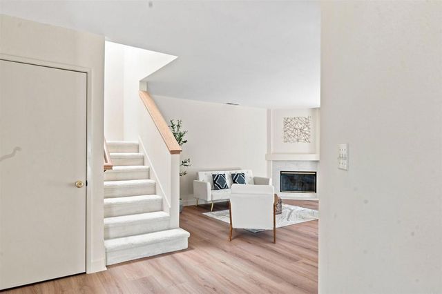 16089 Caminito De Linda, San Diego, CA 92128
