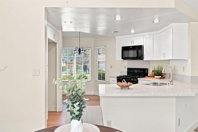 16089 Caminito De Linda, San Diego, CA 92128
