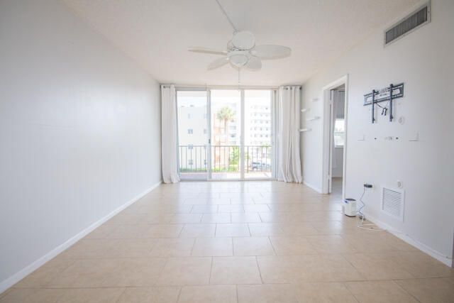 301 Croton Avenue 303, Lantana, FL 33462