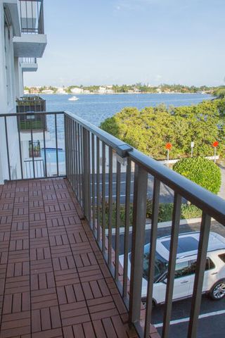 301 Croton Avenue 303, Lantana, FL 33462