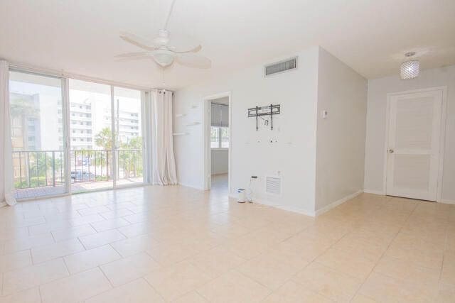 301 Croton Avenue 303, Lantana, FL 33462