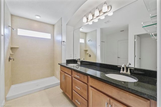 529 SW 26th TER, Cape Coral, FL 33914