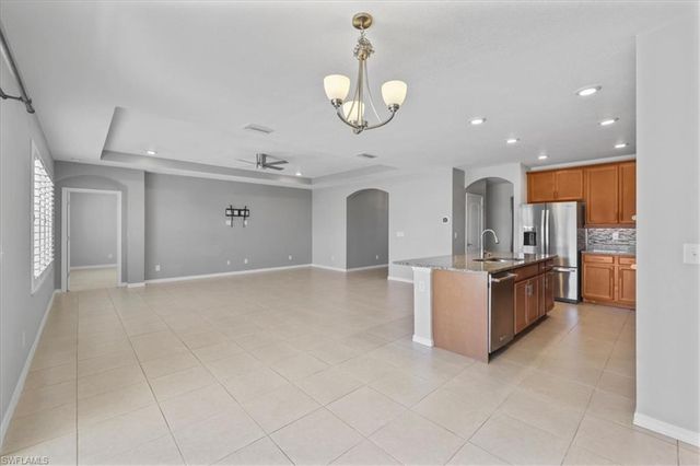 529 SW 26th TER, Cape Coral, FL 33914
