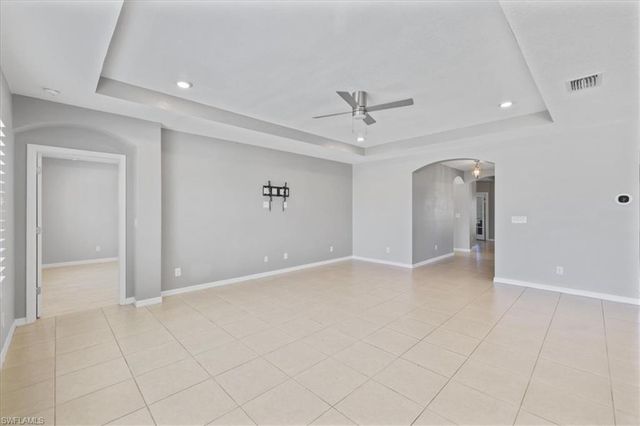 529 SW 26th TER, Cape Coral, FL 33914