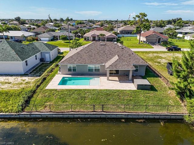 529 SW 26th TER, Cape Coral, FL 33914