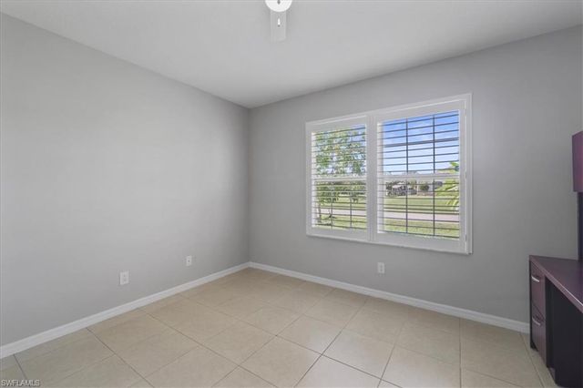 529 SW 26th TER, Cape Coral, FL 33914
