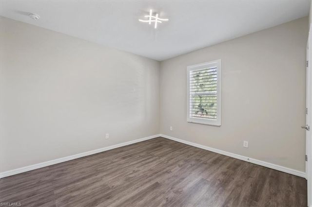 529 SW 26th TER, Cape Coral, FL 33914