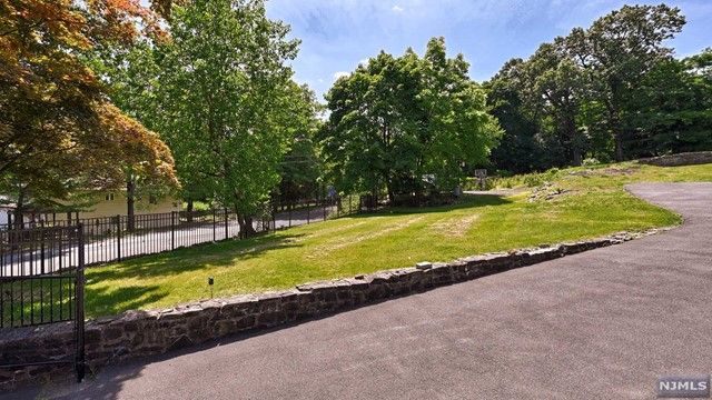 220 Pompton Road, Haledon, NJ 07508