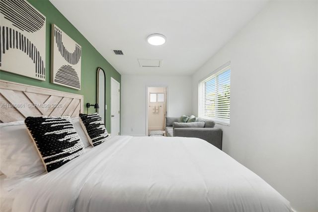 1448 NE 25th Ct, Pompano Beach, FL 33064