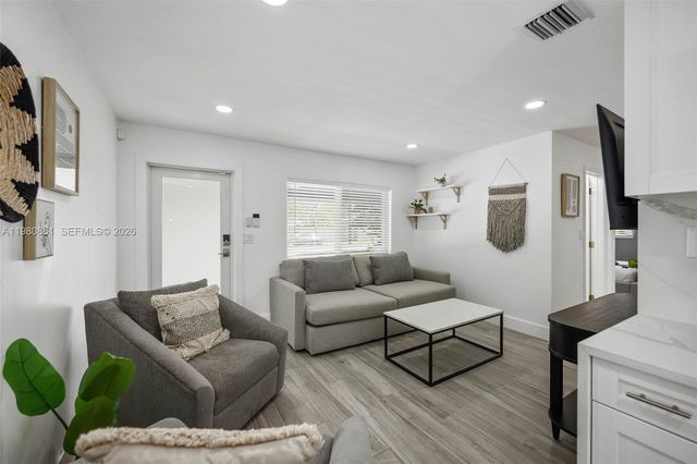 1448 NE 25th Ct, Pompano Beach, FL 33064