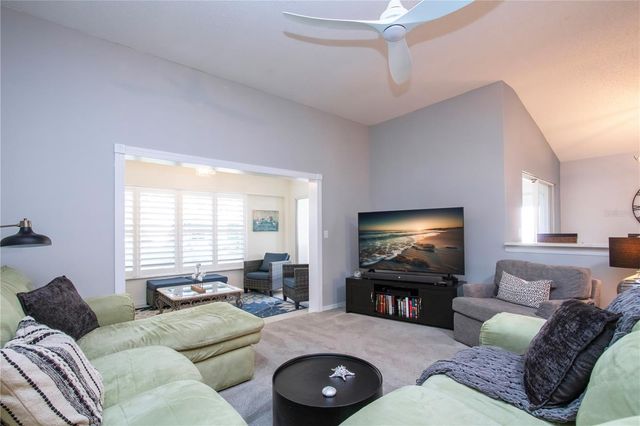 902 STAFFORDSHIRE LANE 6, Sun City Center, FL 33573